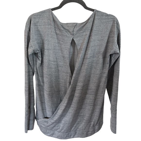 Kuhl Women’s Lightweight Flowy 3/4 Sleeve Open-back Yoga Shirt Top, Gray Medium - Picture 2 of 5